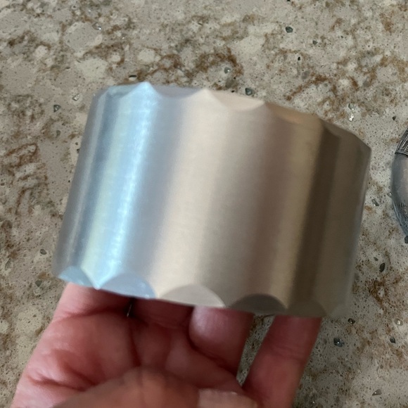 Pittsburgh Skyline trinket box - Wendell August forged/hammered aluminum - Picture 5 of 7